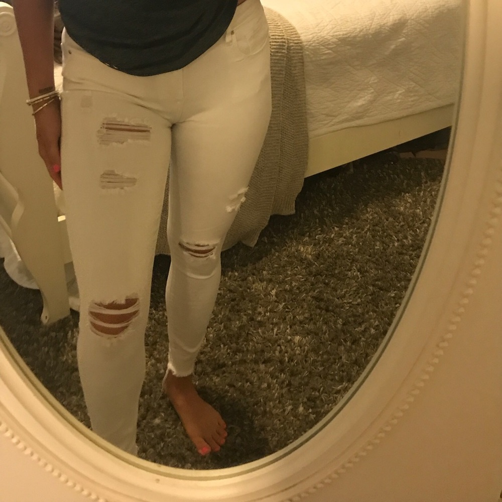 Super cute holy jeans !